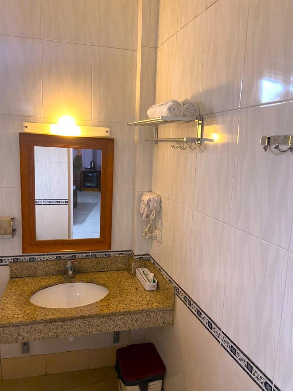 Hong Ha Airport Hotel Thach Loi 외부 사진